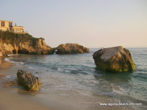 Rocks and Arch at Pearl Street and Agate Street Beach, in Laguna Beach, California